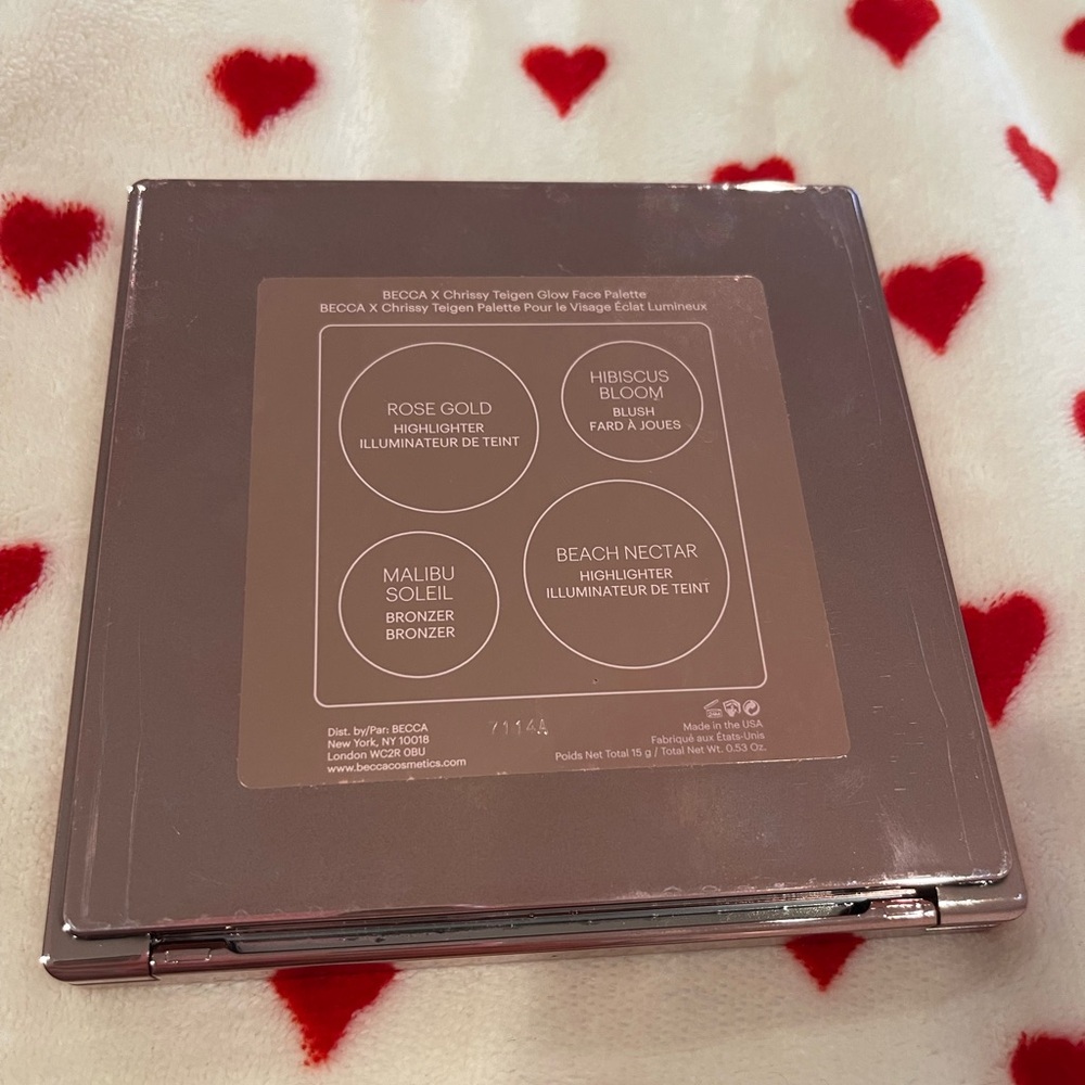 BECCA Chrissy Teigen Glow Palette in Pink and Gold - Picture 3 of 3